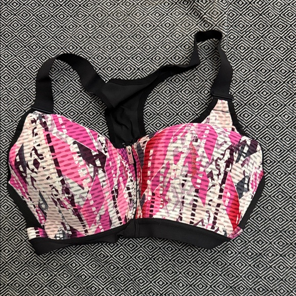 Victoria's Secret Other - Victoria's Secret Pink and Black Sports Bra